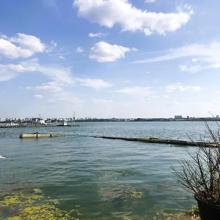 Mamaia's Windows To The Apartment