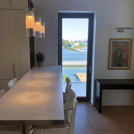 Mamaia's Windows To The Apartment *