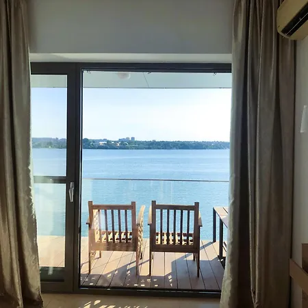 Mamaia's Windows To The * Mamaia