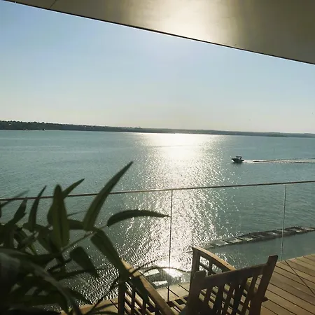 Mamaia's Windows To The Apartment